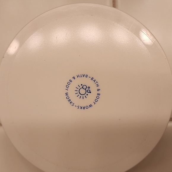 Bath and Body Works Ultra Hydration Body Butter - Picture 4 of 4